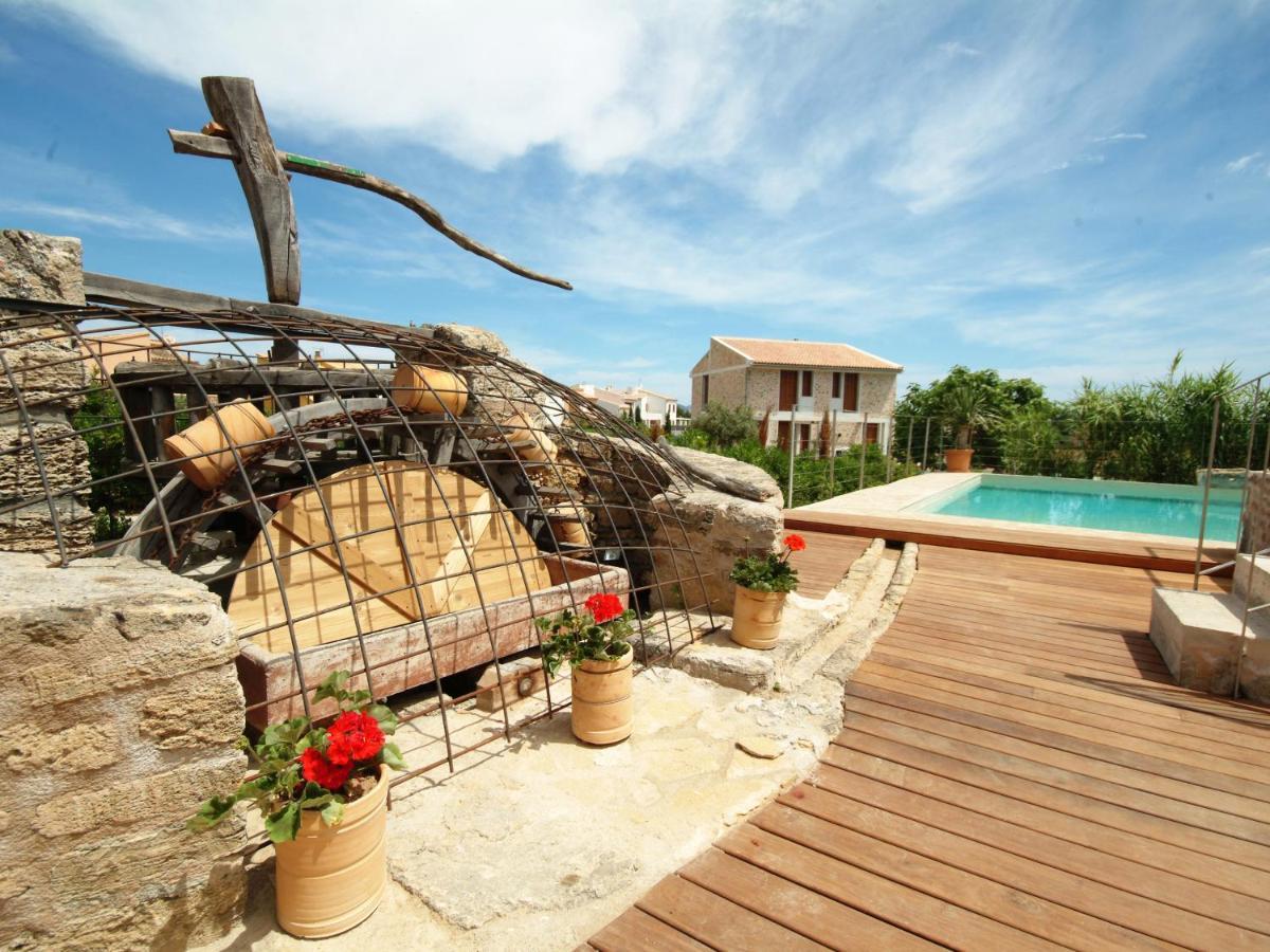 Villa Barcares Petit, Piscina, Jardines Junto A Playa En Alcudia Exterior photo