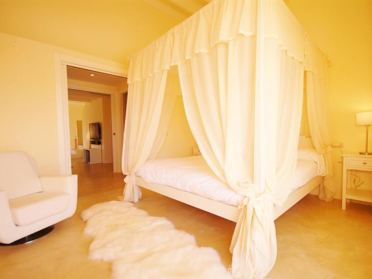 Villa Barcares Petit, Piscina, Jardines Junto A Playa En Alcudia Exterior photo